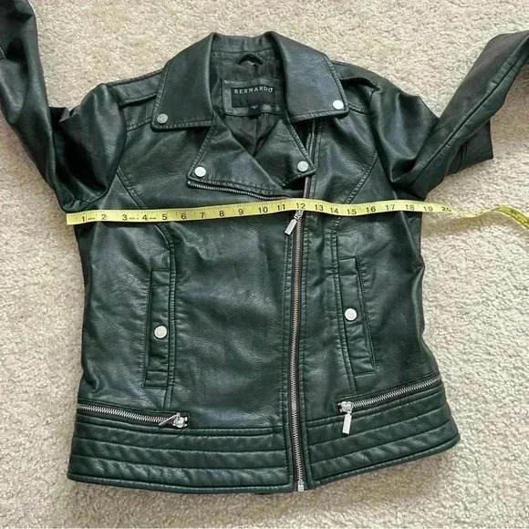 Bernardo Asymmetrical Zip Moto Jacket Women Sz Small Faux Leather Green 7558B373 - Picture 9 of 16